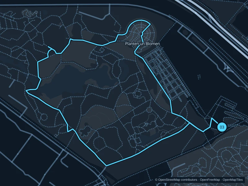 Map of the 1.6 km Planten un Blomen run, with start and finish marked 03.