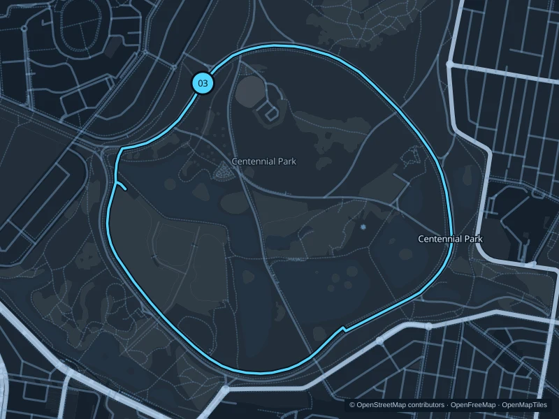 Karte der 3,7 km langen Laufroute Centennial Park, Start und Ziel sind mit 03 markiert.